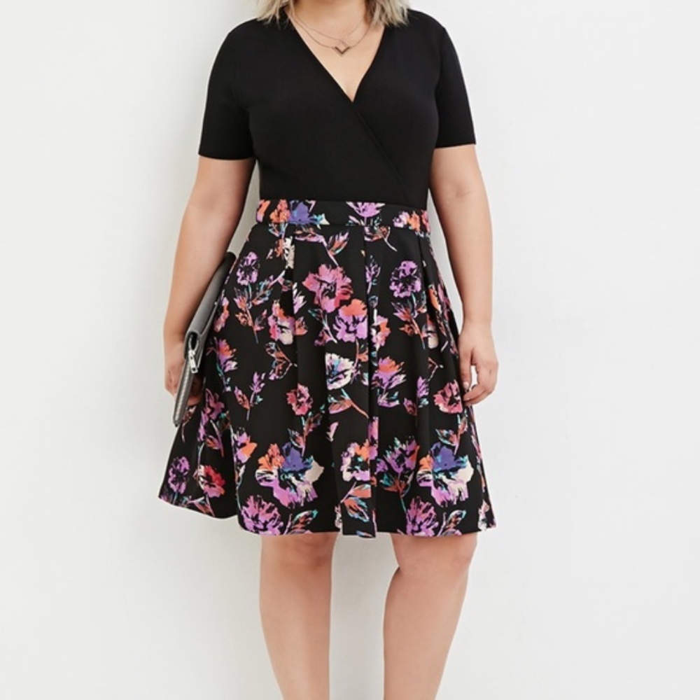 Forever 21+ Floral Pleated Skater Skirt Size 2X